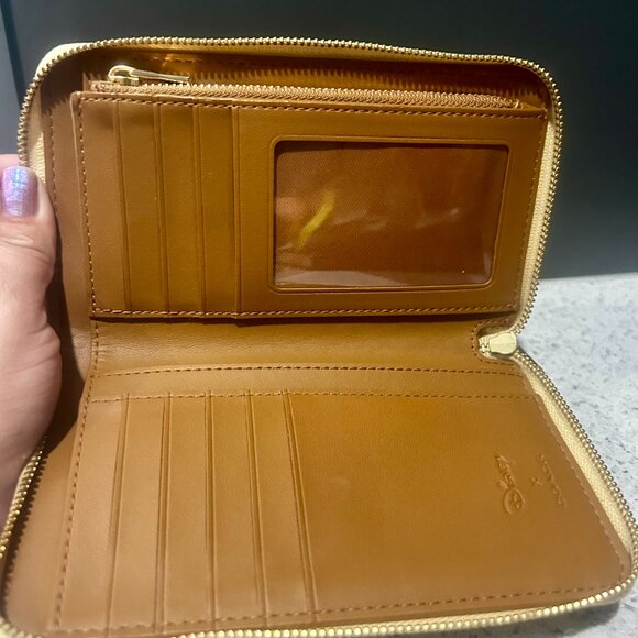 DISNEY x COACH LIMITED EDITION Princess Belle Wallet (GENTLY USED) - Picture 3 of 6